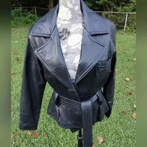 Very nice soft belted leather Siena studio coat